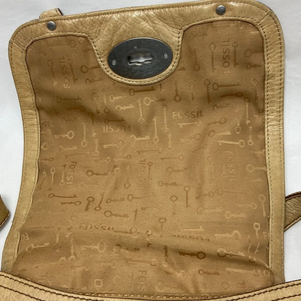 VTG Fossil Maddox Distressed Light Brown Leather Crossbody Messenger‎ Bag